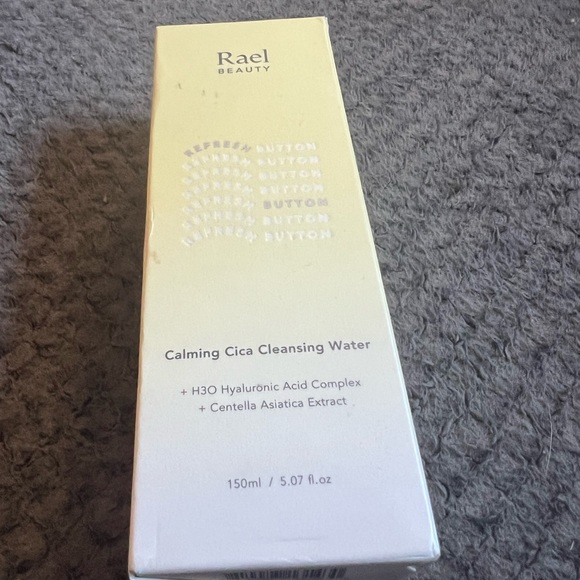 Rael Beauty Refresh Button Calming Cica Cleansing Water - Picture 2 of 4